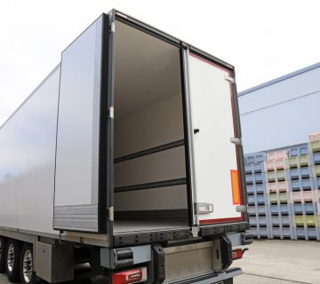 Refrigerated,,Truck,,Transport,,Meat,,Reefer